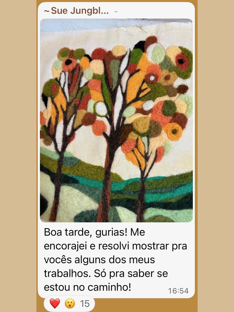 Depoimento da Sue Jungblut mostrando trabalho em pintura com lã